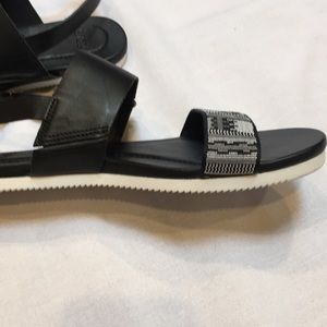 Teva Shoes - NWOB Teva Avaiina Sandal. Size 6. Teva Shoes - NWOB Teva Avaiina Sandal. Size 6.